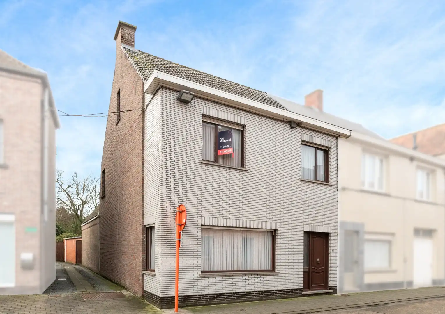 Halfopen woning met tuin en 3 slaapkamers foto {{pictureIndex}}