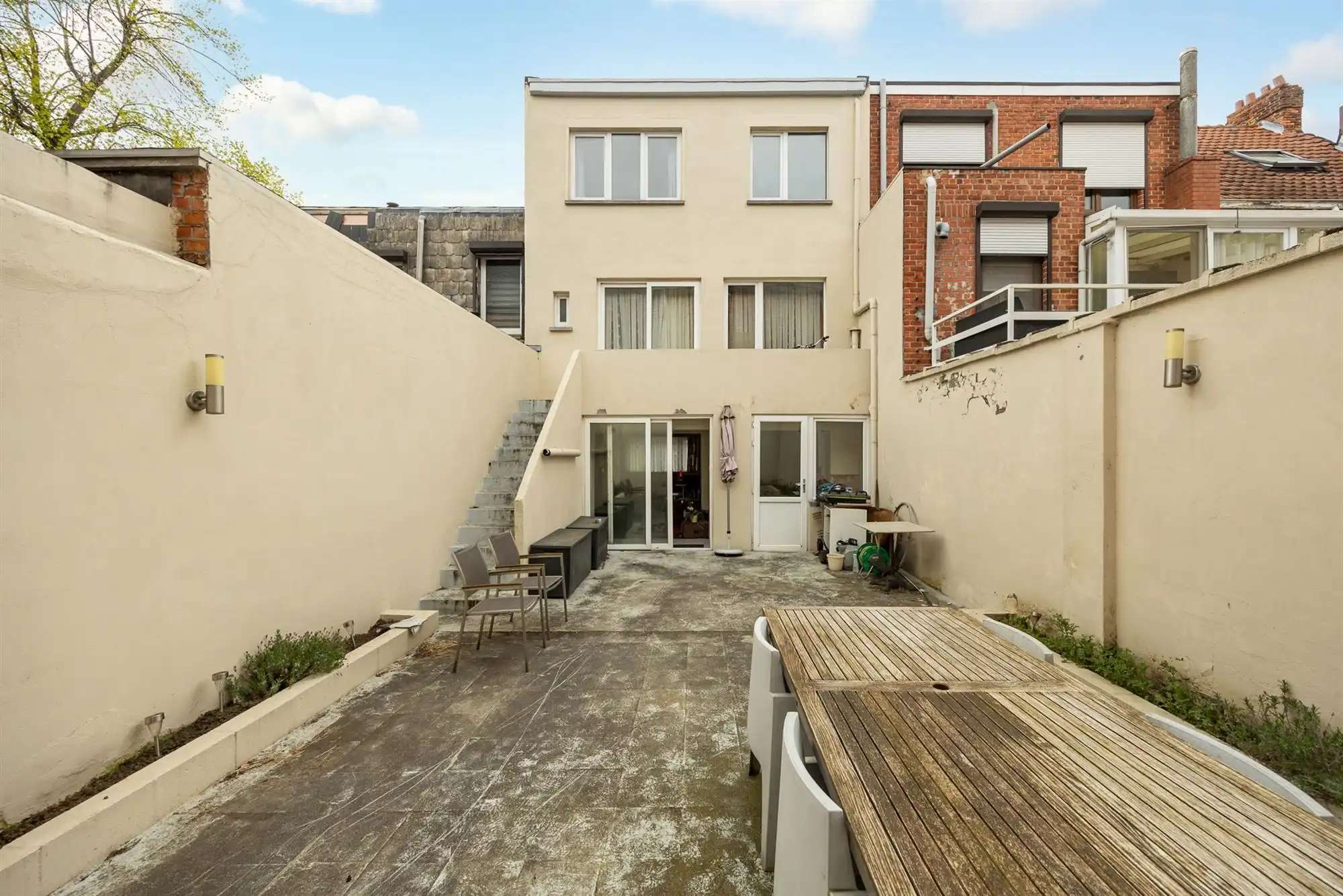 Ruime woning met drie slaapkamers en terras foto 7