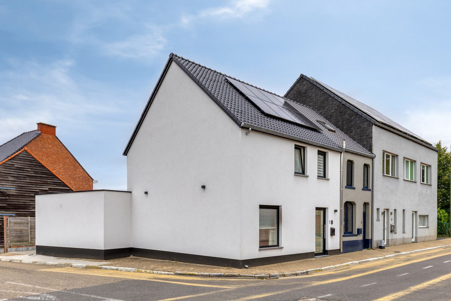 INSTAPKLARE, VOLLEDIG VERNIEUWDE WONING, IN HET HART VAN ASSENT! foto {{pictureIndex}}