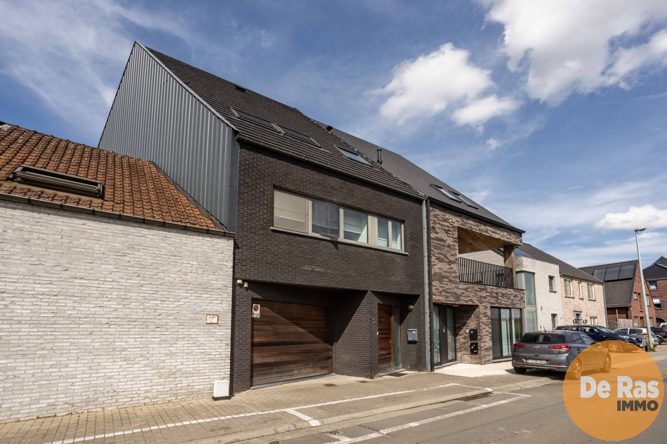 HERZELE - Recente gesloten bebouwing op een centrale ligging foto 2