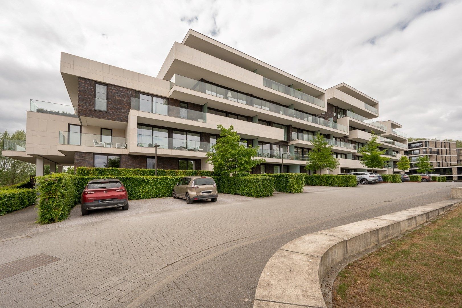 Recent appartement op rustige ligging nabij het Lappersfortbos te Brugge foto {{pictureIndex}}