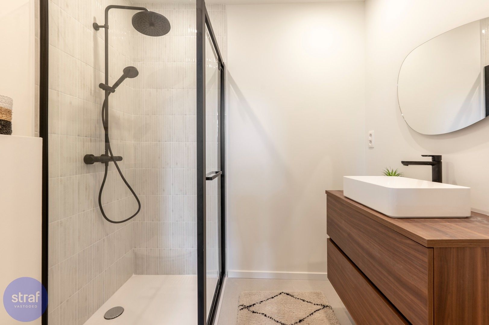 Gerenoveerd appartement met dakterras op de Sint-Andriesplaats. foto 10