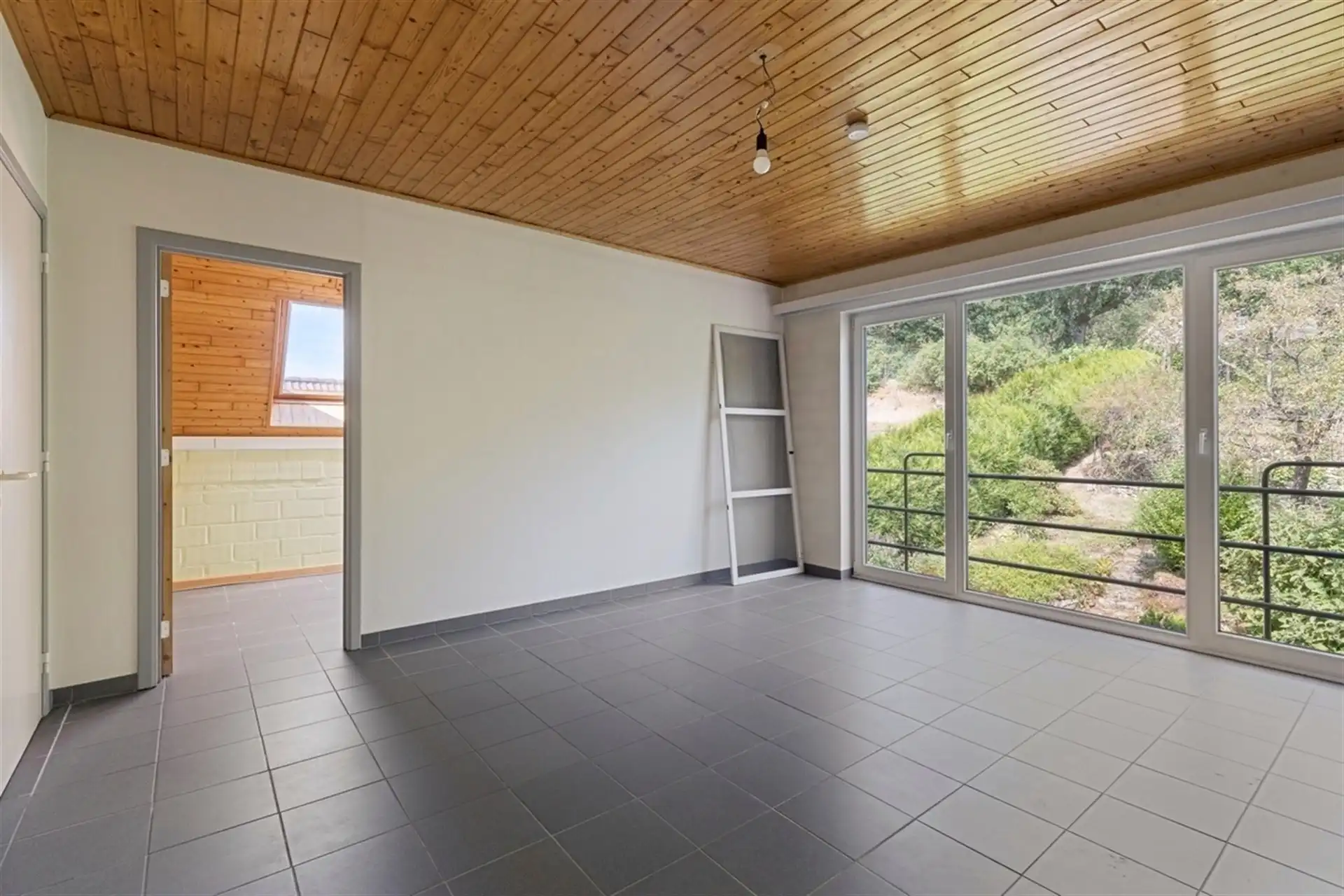 Recente en instapklare villa met 3/4 slaapkamers + bureau foto 14