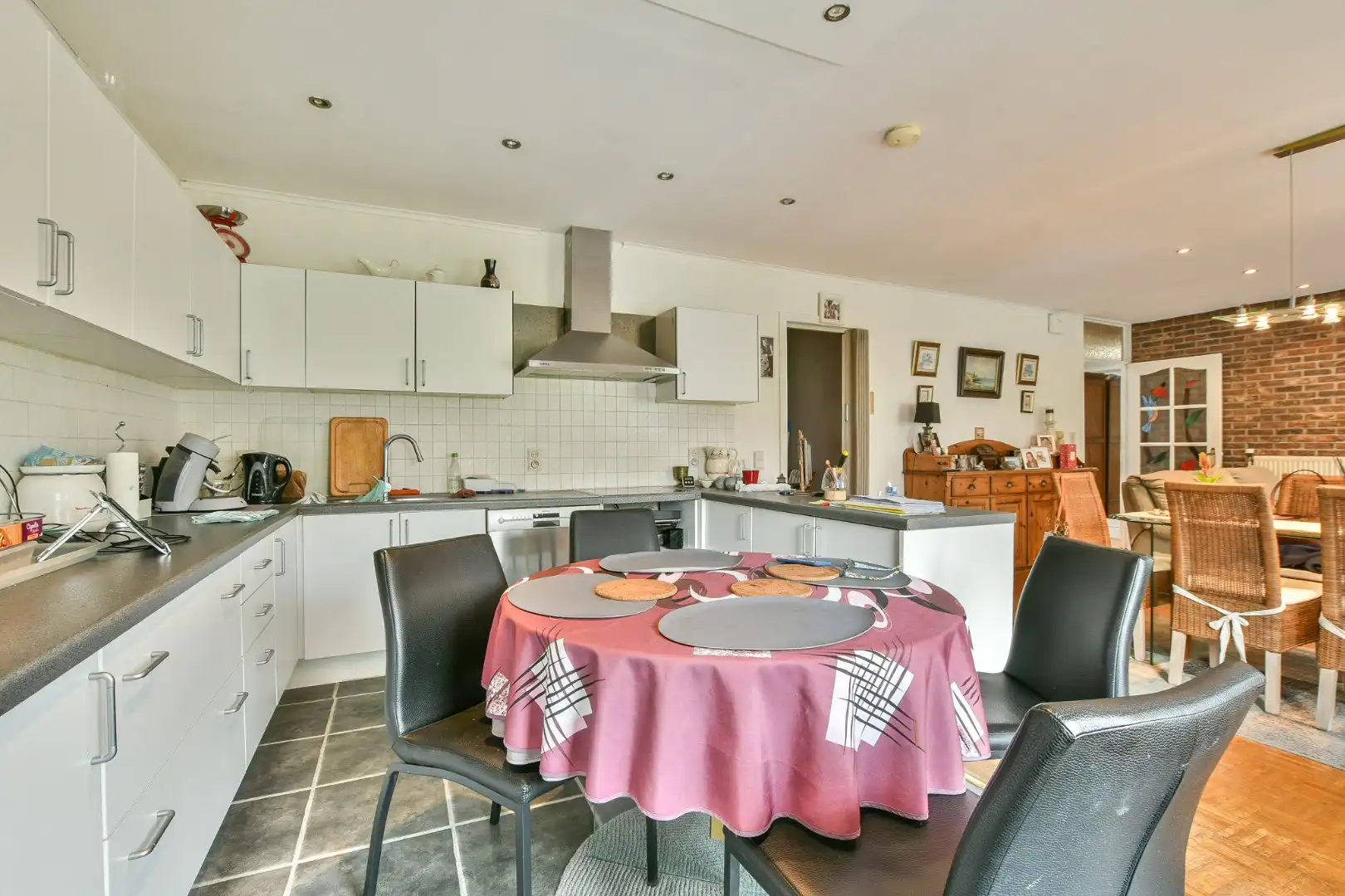 Uniek handelshuis met renovatiepotentieel in het hart van Blankenberge foto 9