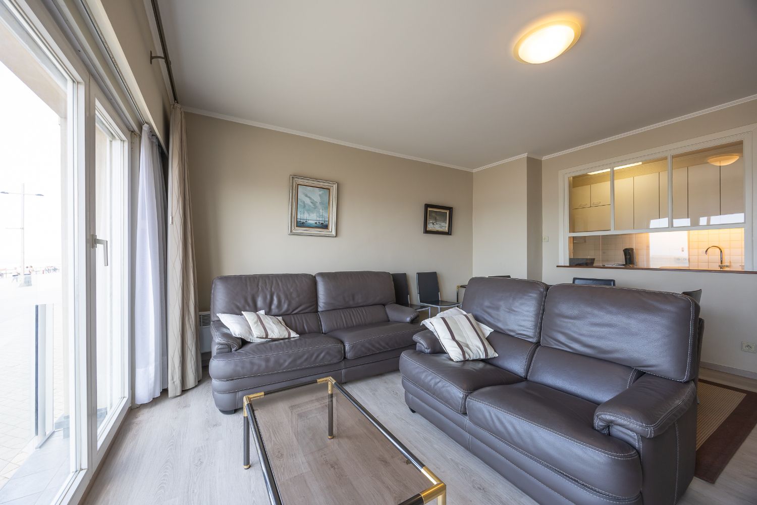 Instapklaar appartement met frontaal zeezicht te koop in Middelkerke foto 4