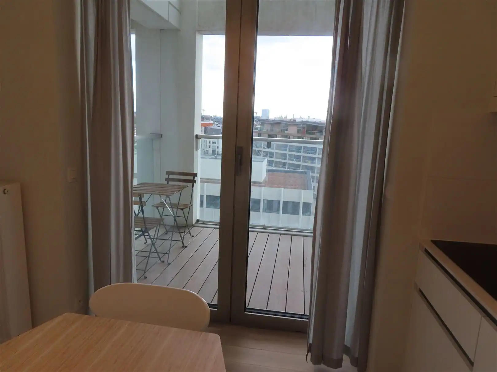Gemeubelde studio met terras op het Nieuw Zuid!   foto 11