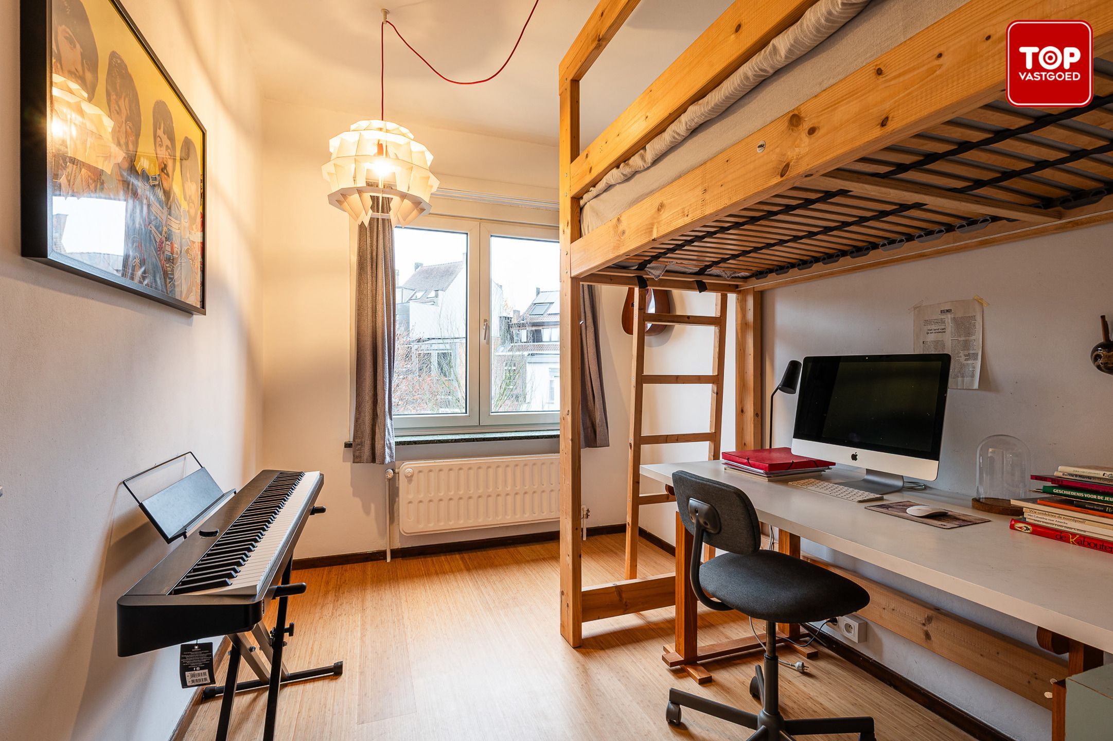 Op te frissen tweeslaapkamerappartement nabij de Stationsbuurt Gent-Sint-Pieters. foto 9