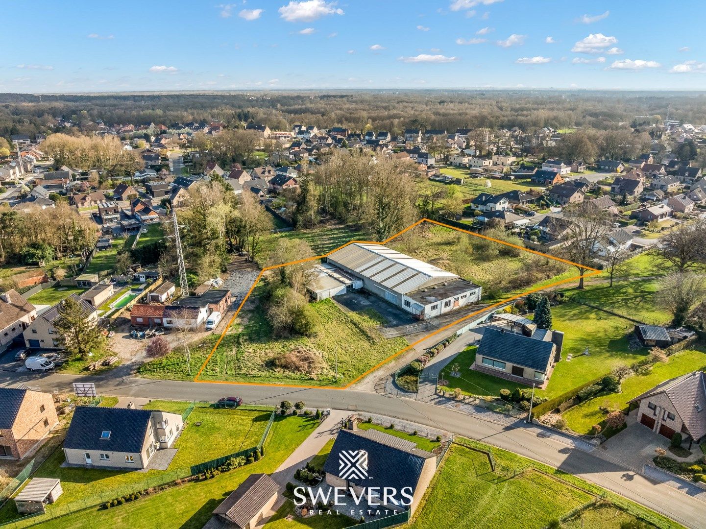 Groot sportgebouw met woonst op een perceel van 77a 60ca (of herverkaveling) foto 25