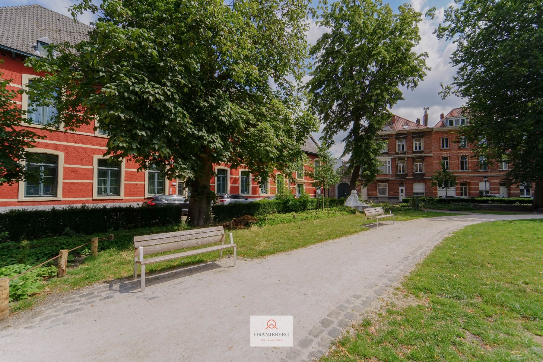 Praktijkruimte met woonst nabij Gravensteen foto 31