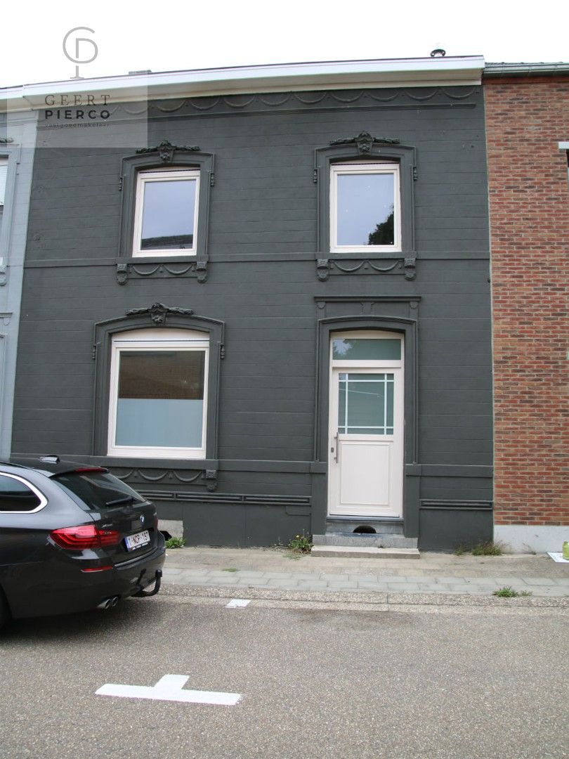 Prachtig gerenoveerde rijwoning met 4 slaapkamers aan de rand van Landen foto 2