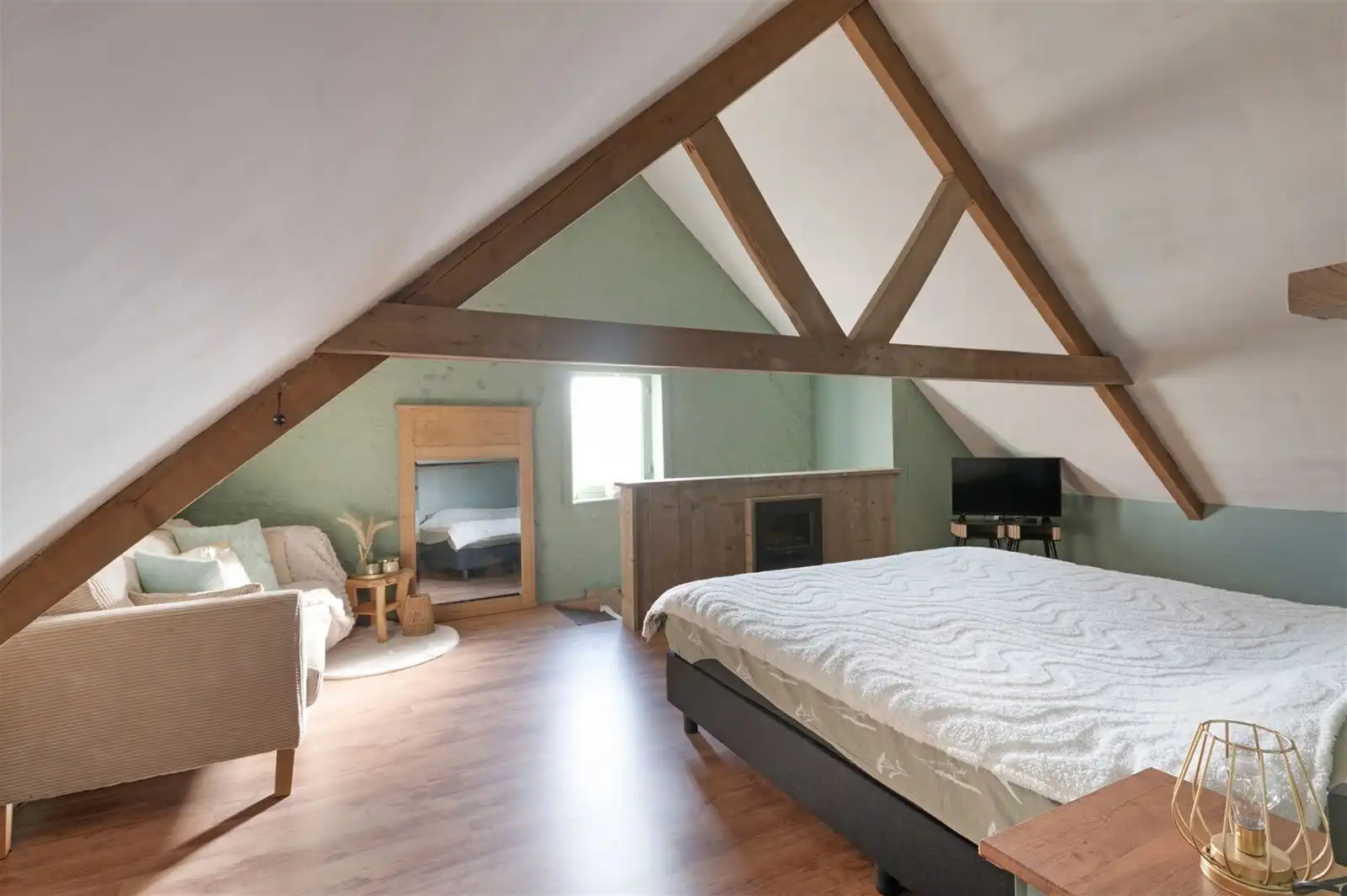 Gezinswoning met garage en tuin op 6are30 foto 17