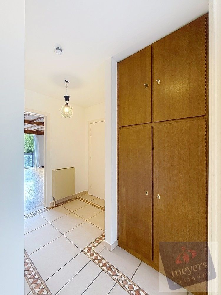 Ruim appartement met 2 slaapkamers en garage foto 3