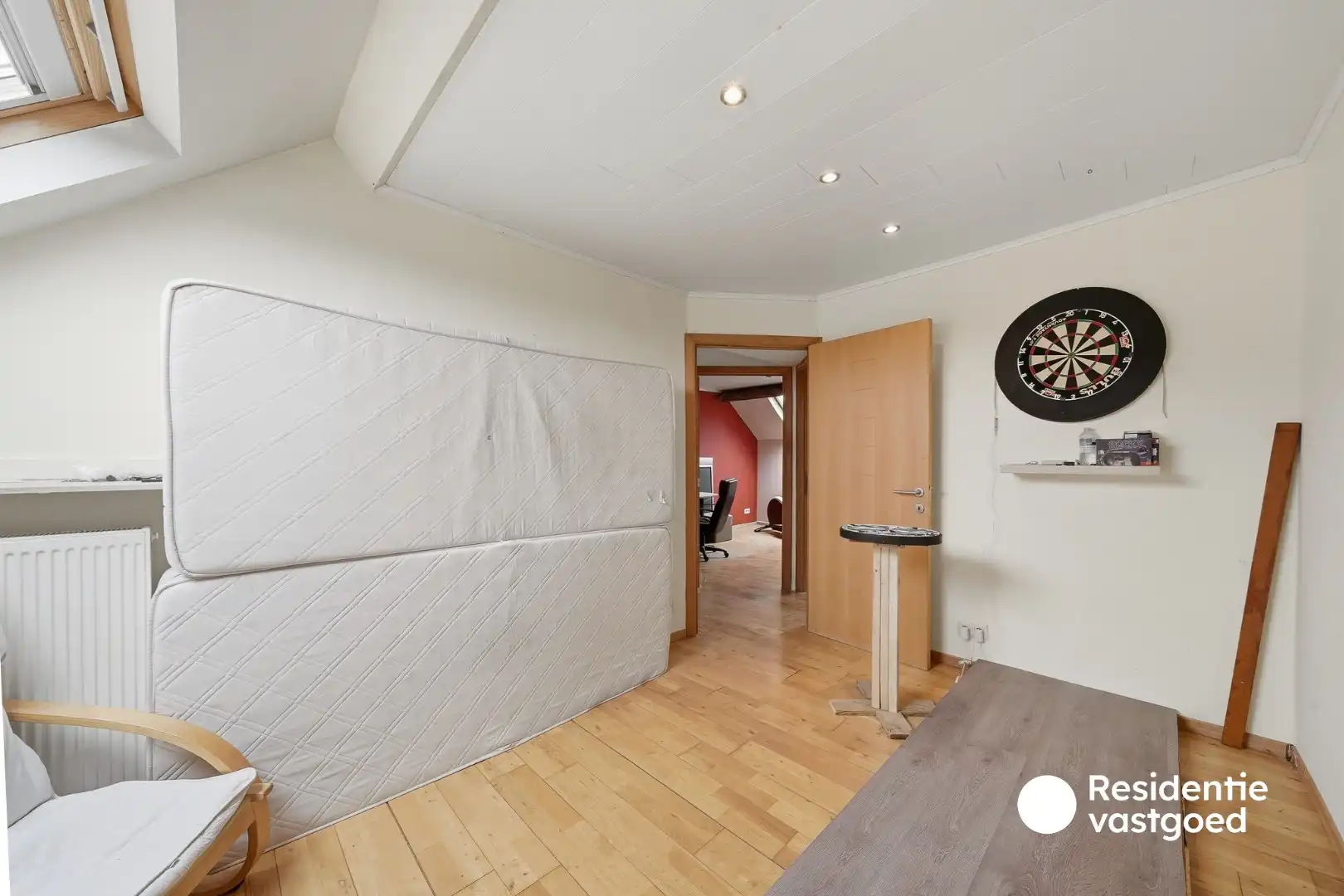 Ruime woning met 6 slaapkamers, garage, tuin en EPC B in Oostende foto 19