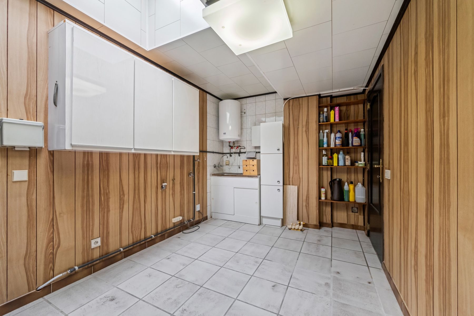 Ruime woning met tuin en bijgebouwen in rustig Sint-Kruis. foto 17