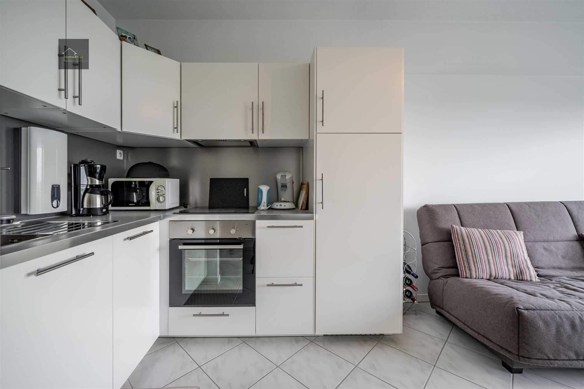 Gerenoveerde, bemeubelde studio met prachtig polderzicht. foto 7