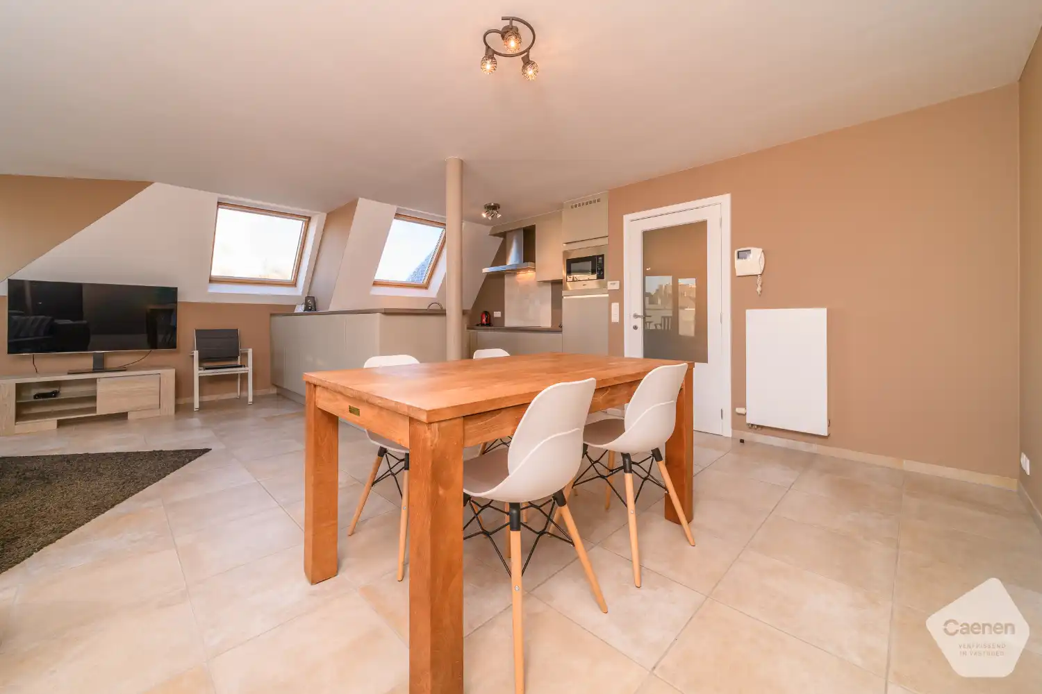 Prachtig gelegen instapklaar en gemeubeld appartement met zeezicht foto 5