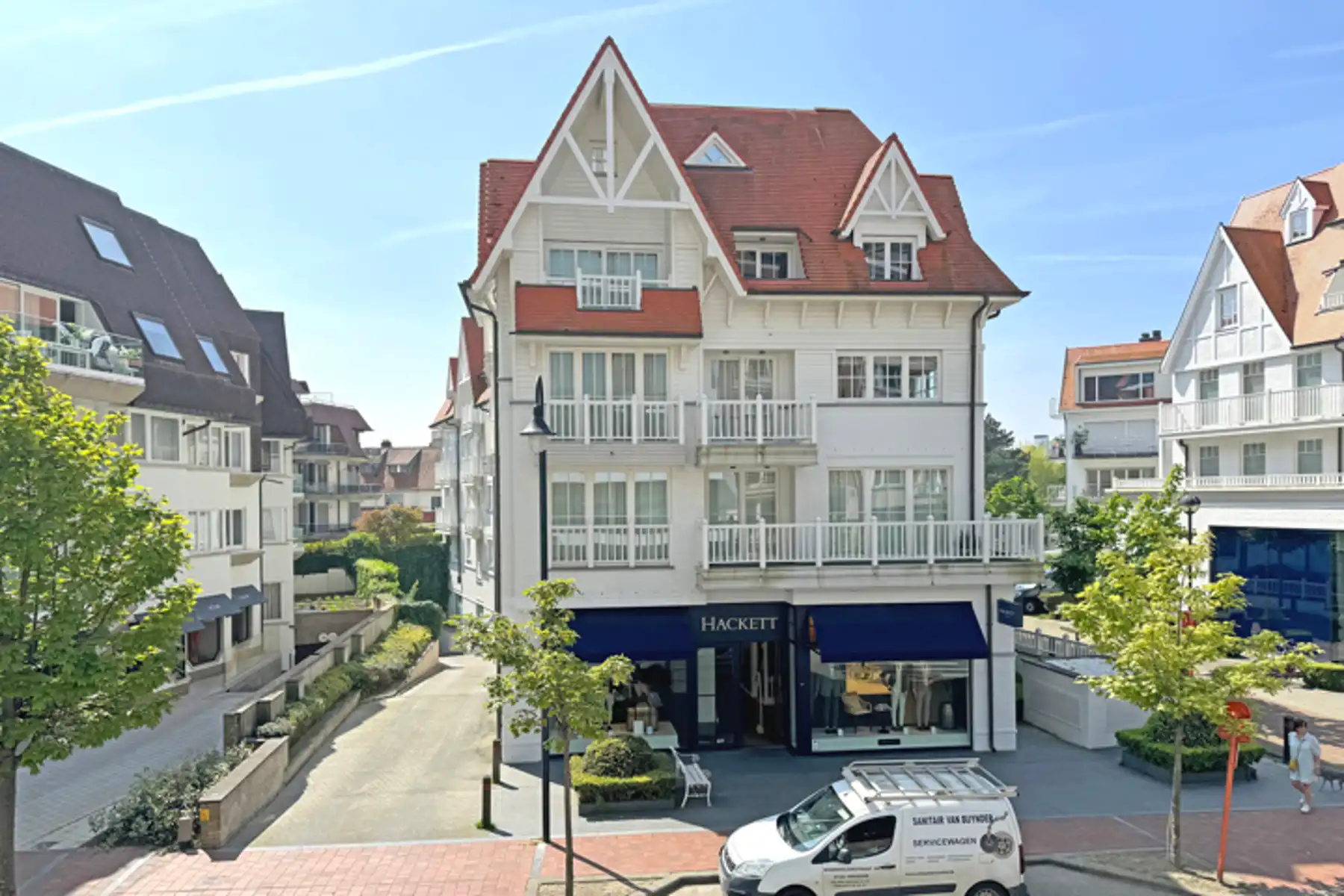 Garagebox op topligging in Knokke-Het Zoute foto {{pictureIndex}}