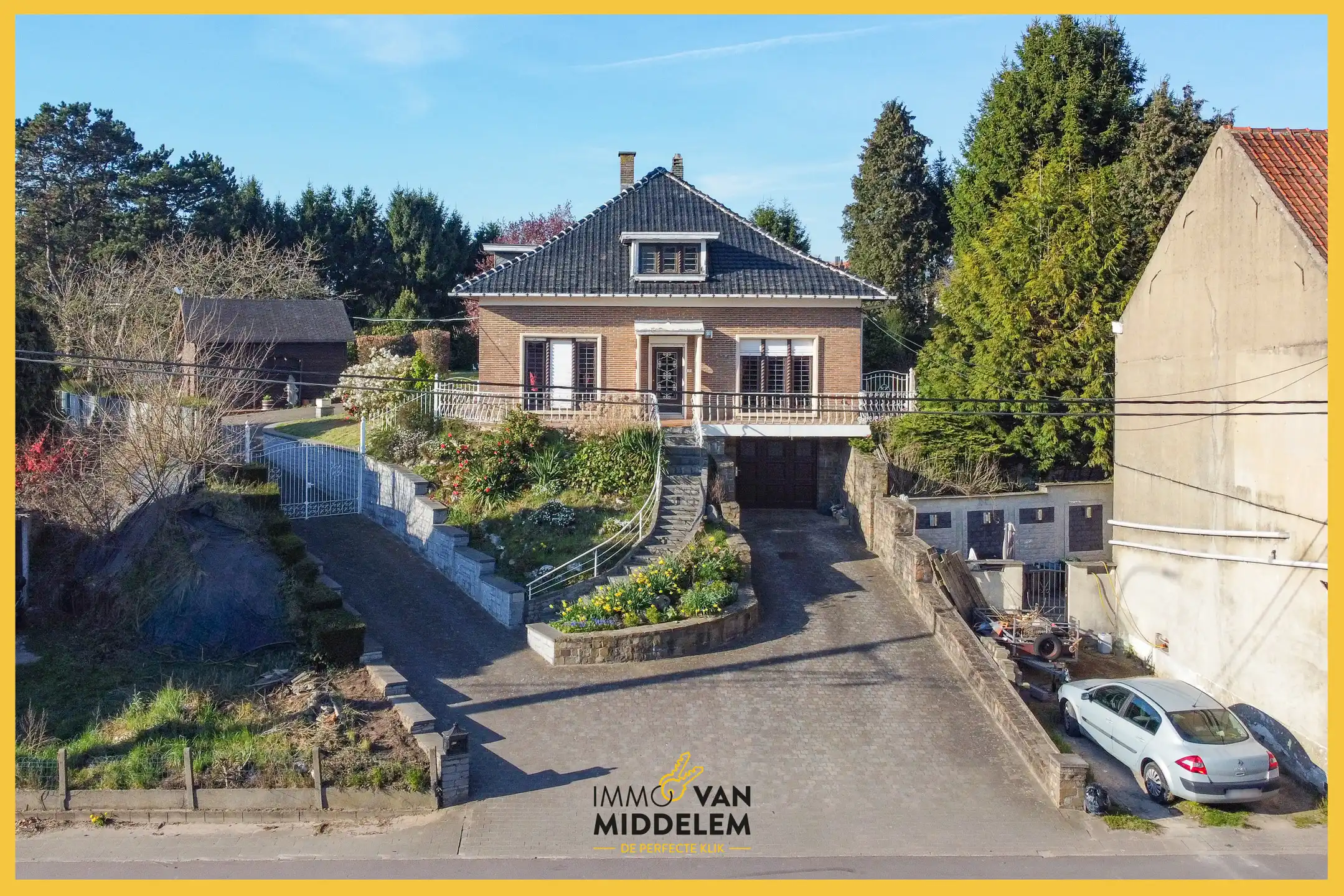 Hoofdfoto van de publicatie: VILLA OP UITZONDERLIJK PERCEEL VAN +/-33 ARE