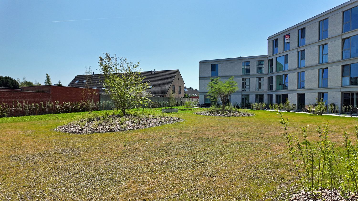 Nieuwbouwappartement met terras en parkeerplaats in het Molenpark te Eeklo! foto 20
