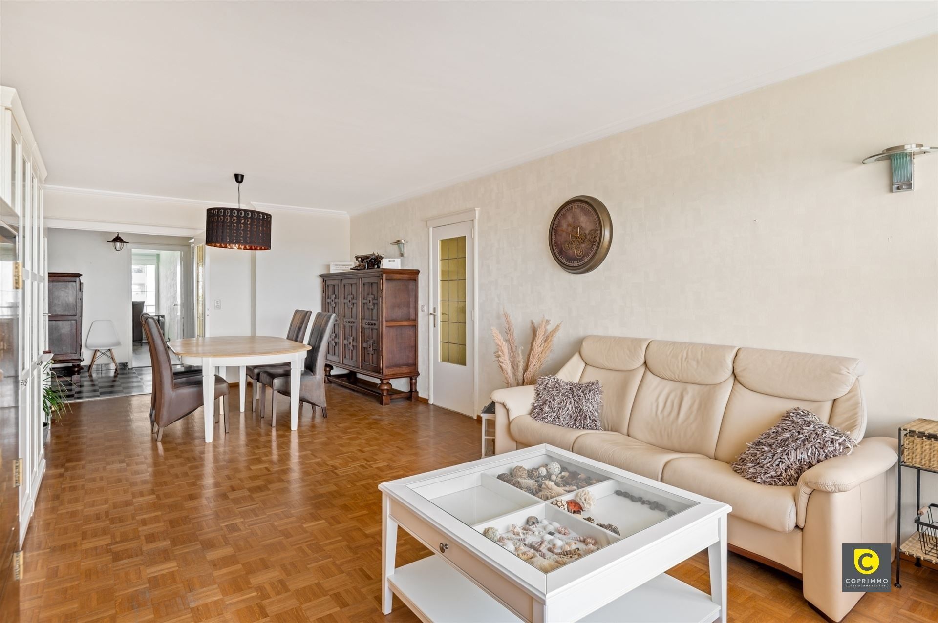 Instapklaar appartement met dubbel terras foto 8