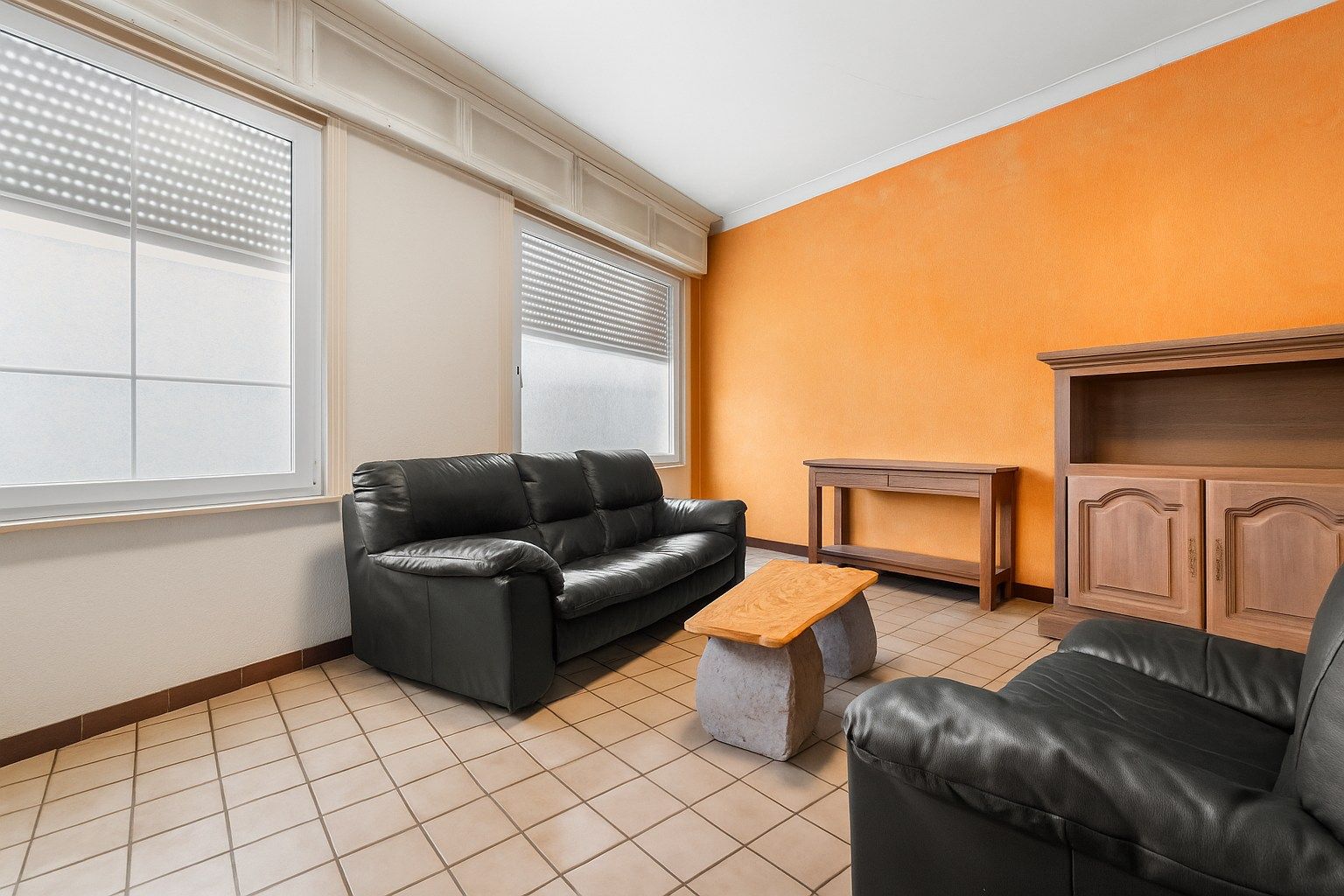 Te renoveren halfopen woning met 3 slaapkamers op 553 m² foto 5