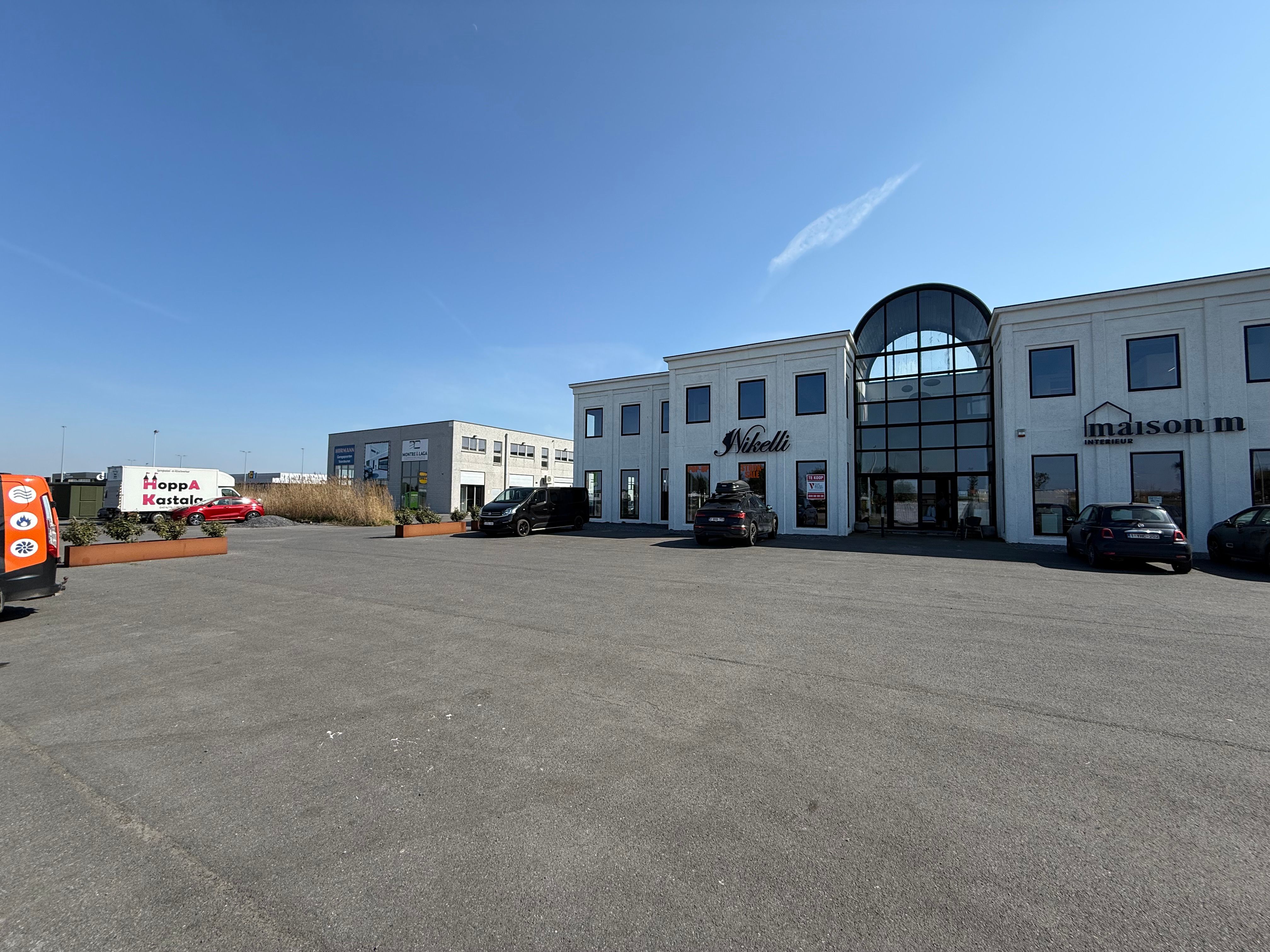Instapklaar handelspand 428m² met 14 staanplaatsen foto 10
