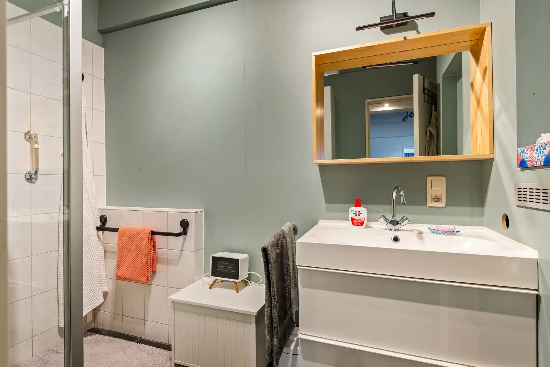 Een gerenoveerd appartement met uitzicht! foto 14