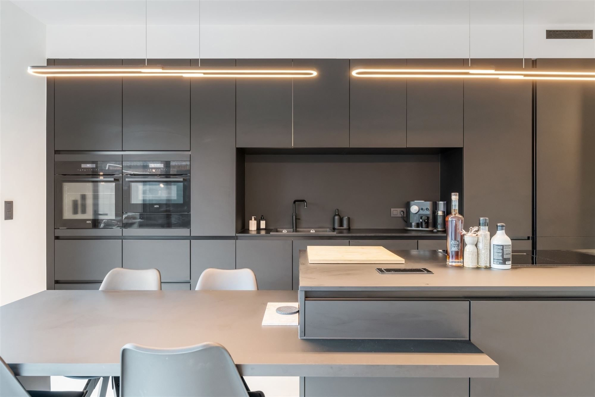 MODERNE VOLLEDIG AFGEWERKTE EN INSTAPKLARE WONING MET 3 SLAAPKAMERS EN POLYVALENTE KELDER VOOR BIJBEROEP foto 8