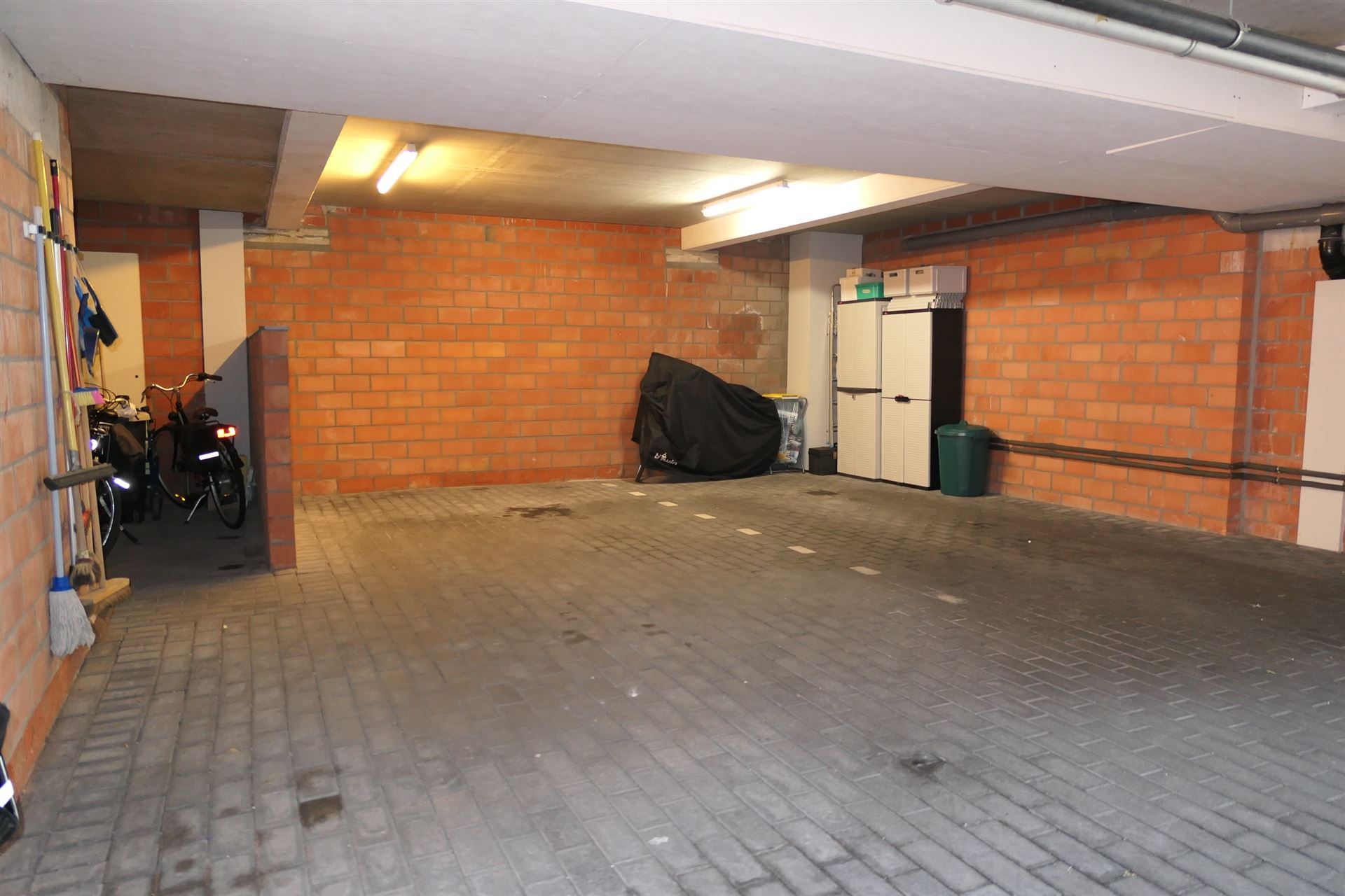 Parking/Garagebox foto 3