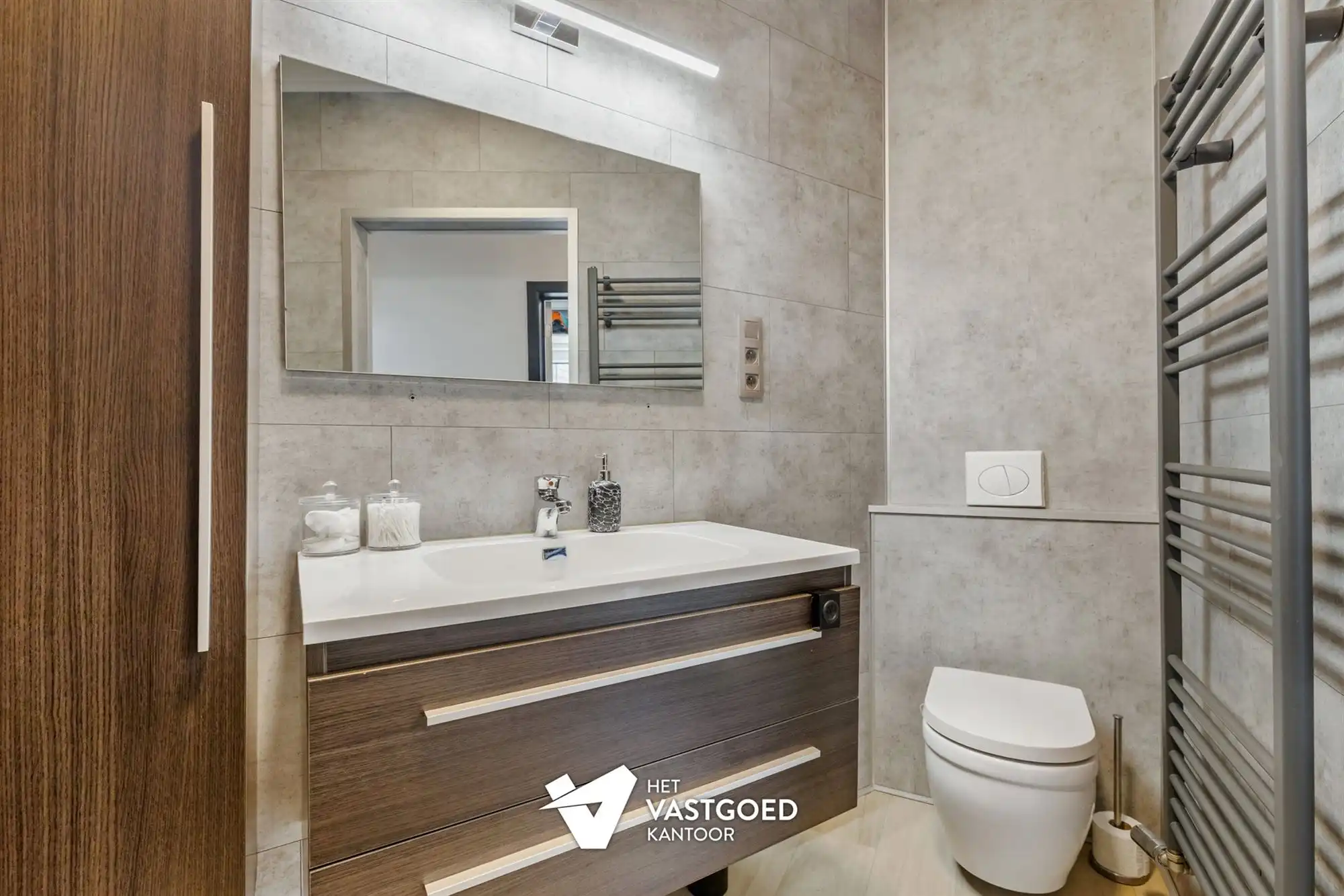 MOOI AFGEWERKT 2 SLAAPKAMER APPARTEMENT MET PRIVATIEVE TUIN EN AUTOSTAANPLAATS TE BEVERLO foto 16