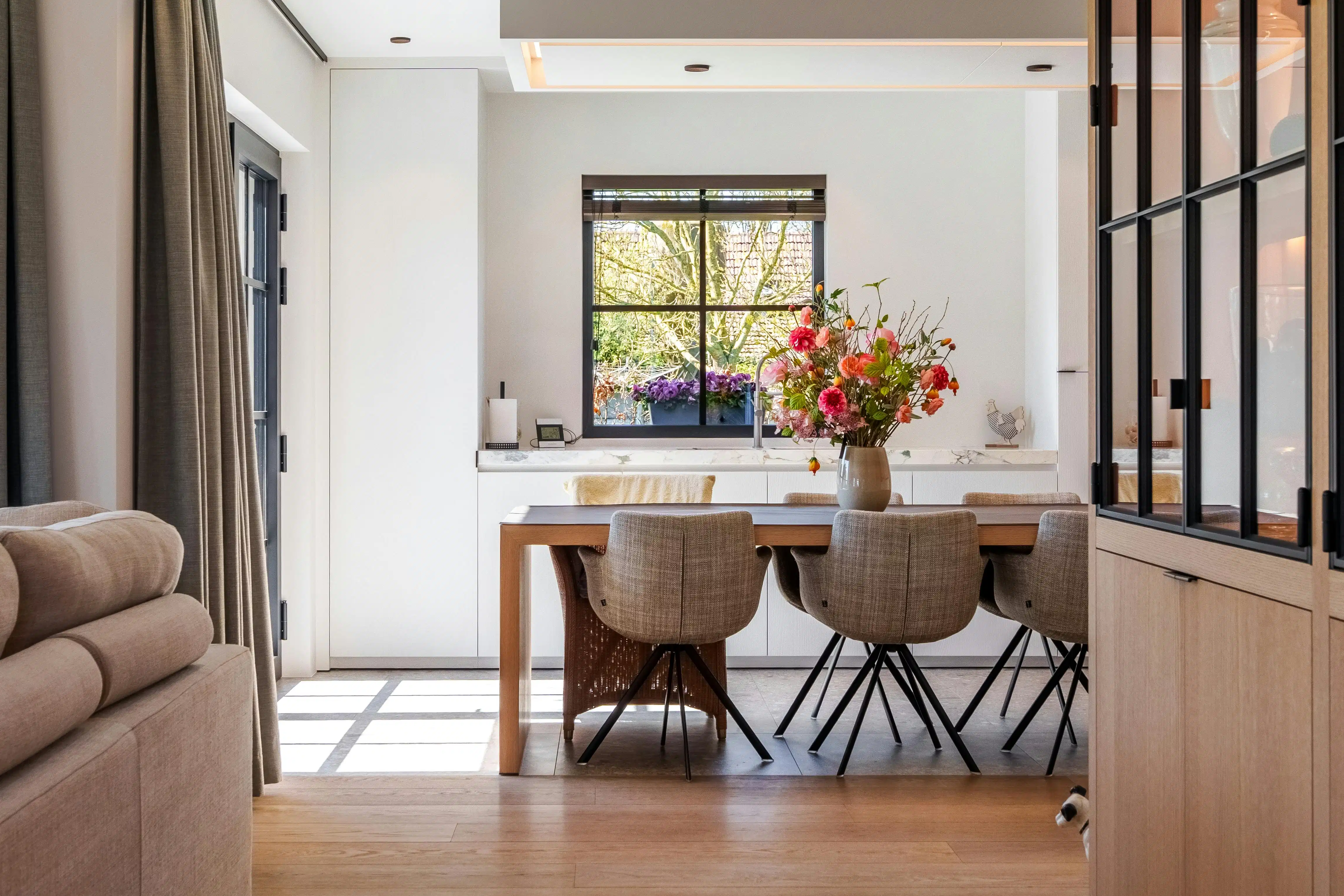 Exclusief Wonen: moderne, landelijke villa met mooi uitzicht foto 11