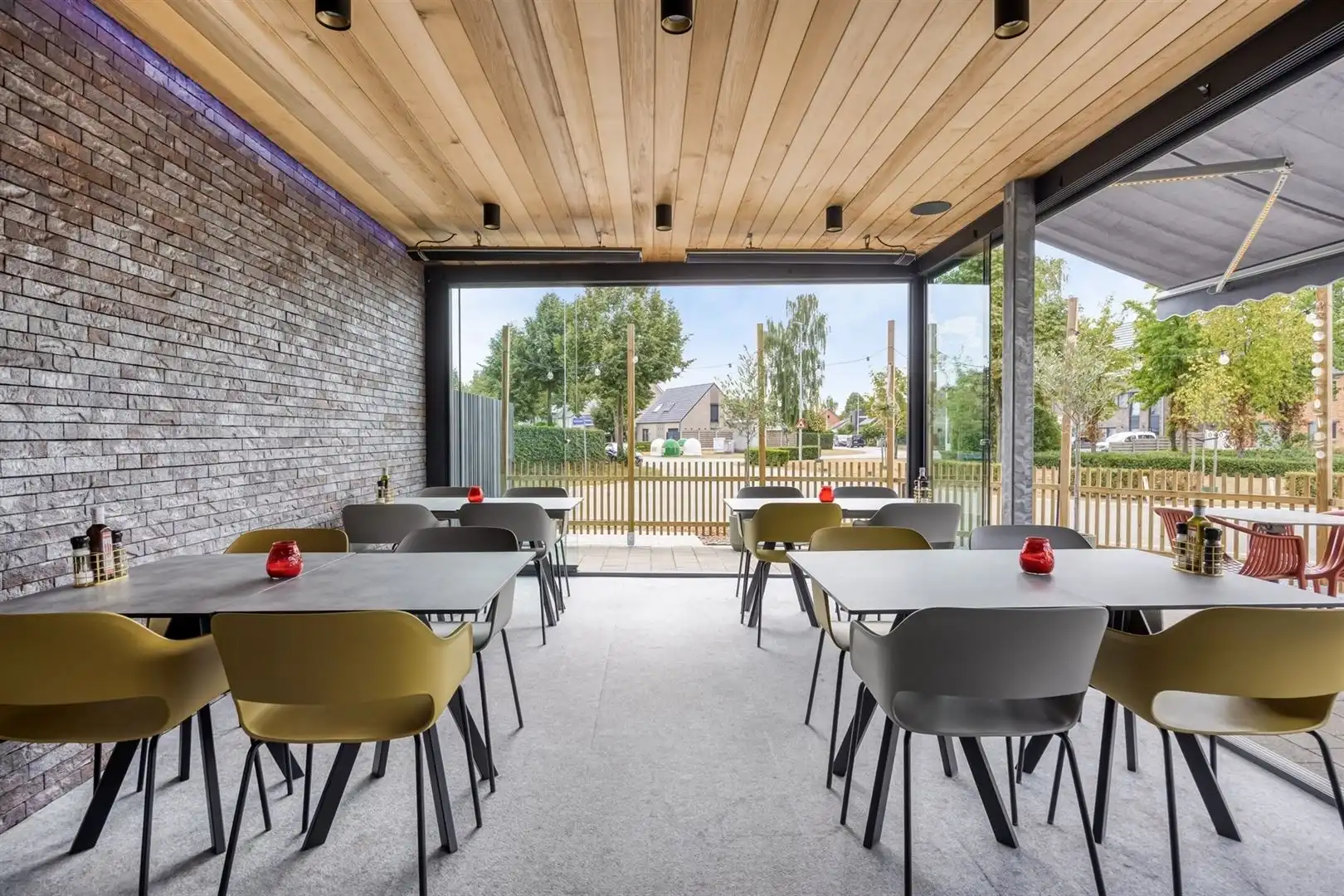 TE KOOP: Modern handelshuis met eindeloze mogelijkheden in Koersel! foto 21