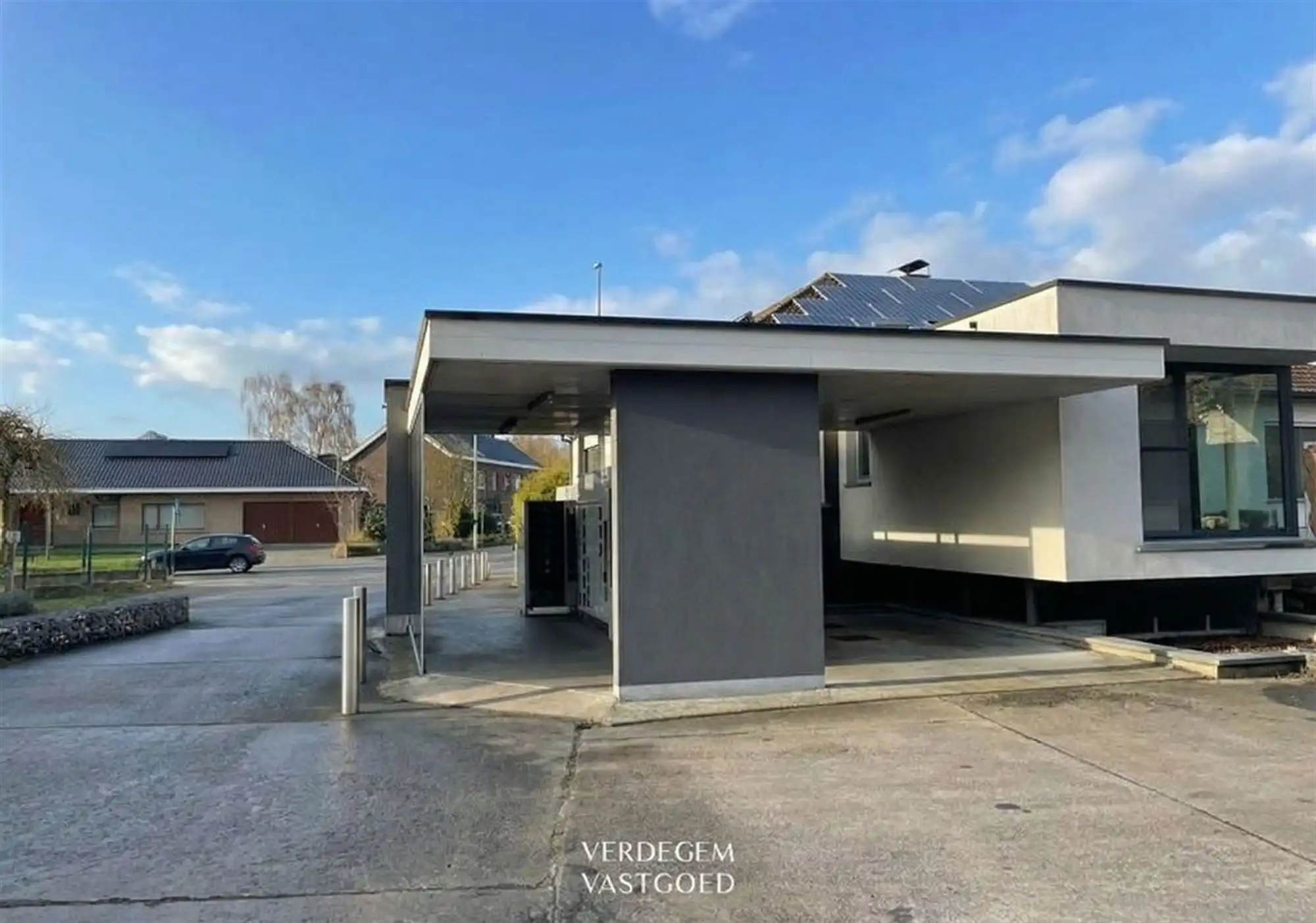 Magazijn van 395m² met villa op toplocatie voor commerciële activciteit foto 24