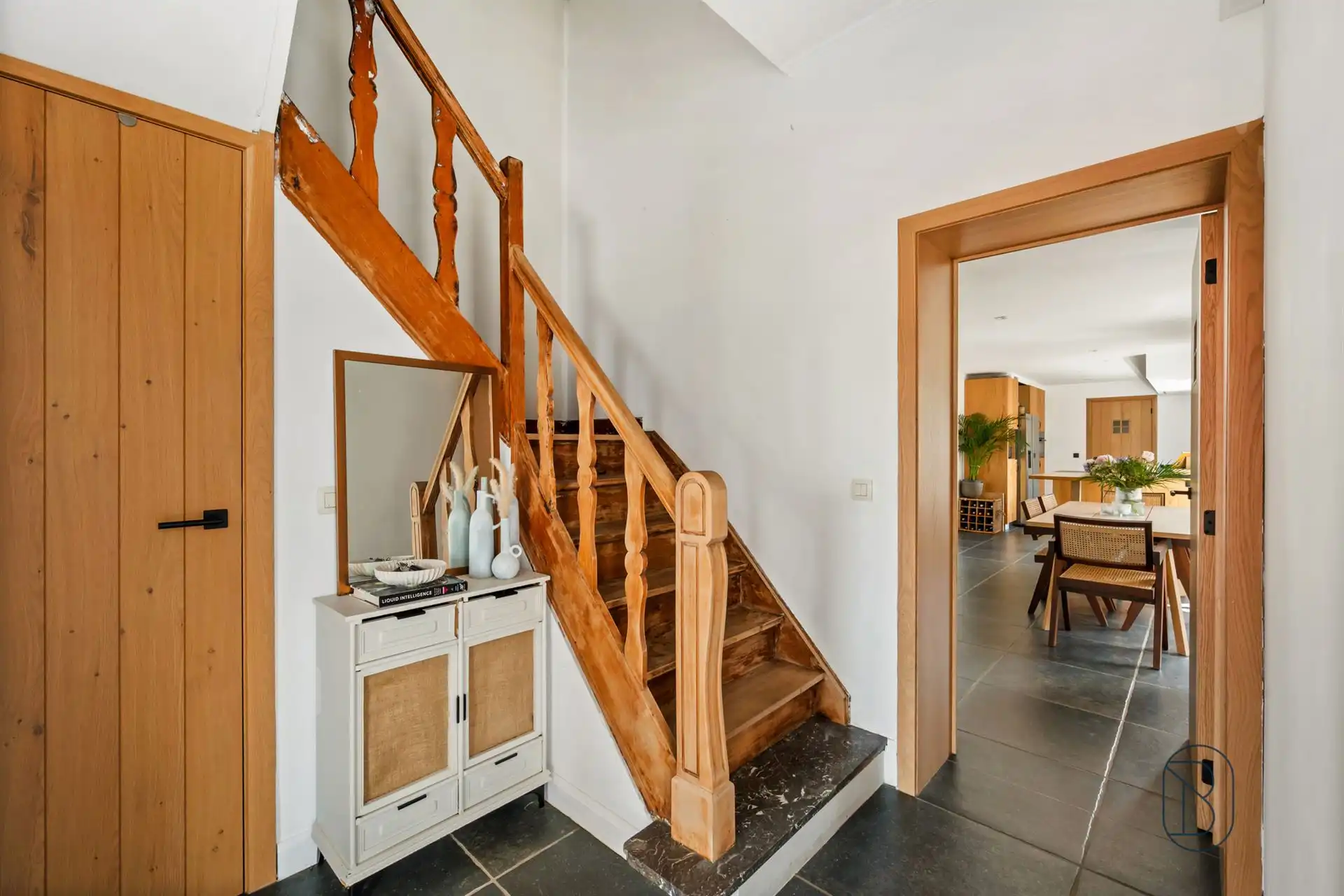 Knap gerenoveerde woning met 3 à 4 slk, en zwemvijver foto 7