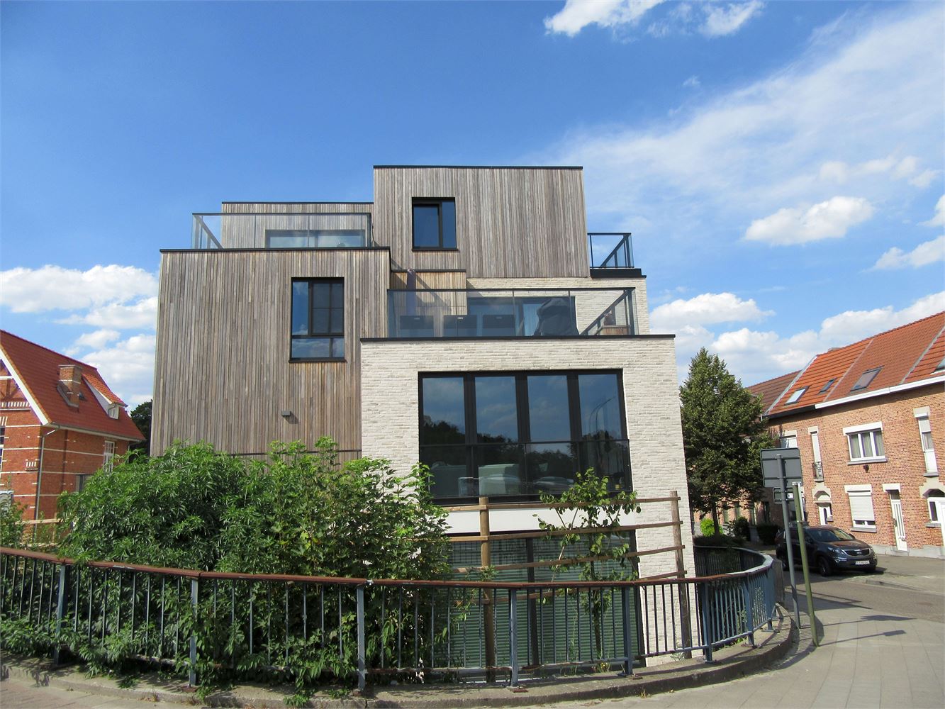 Luxe penthouse met 3 slaapkamers, groot terras(en) en ondergrondse parking. foto {{pictureIndex}}