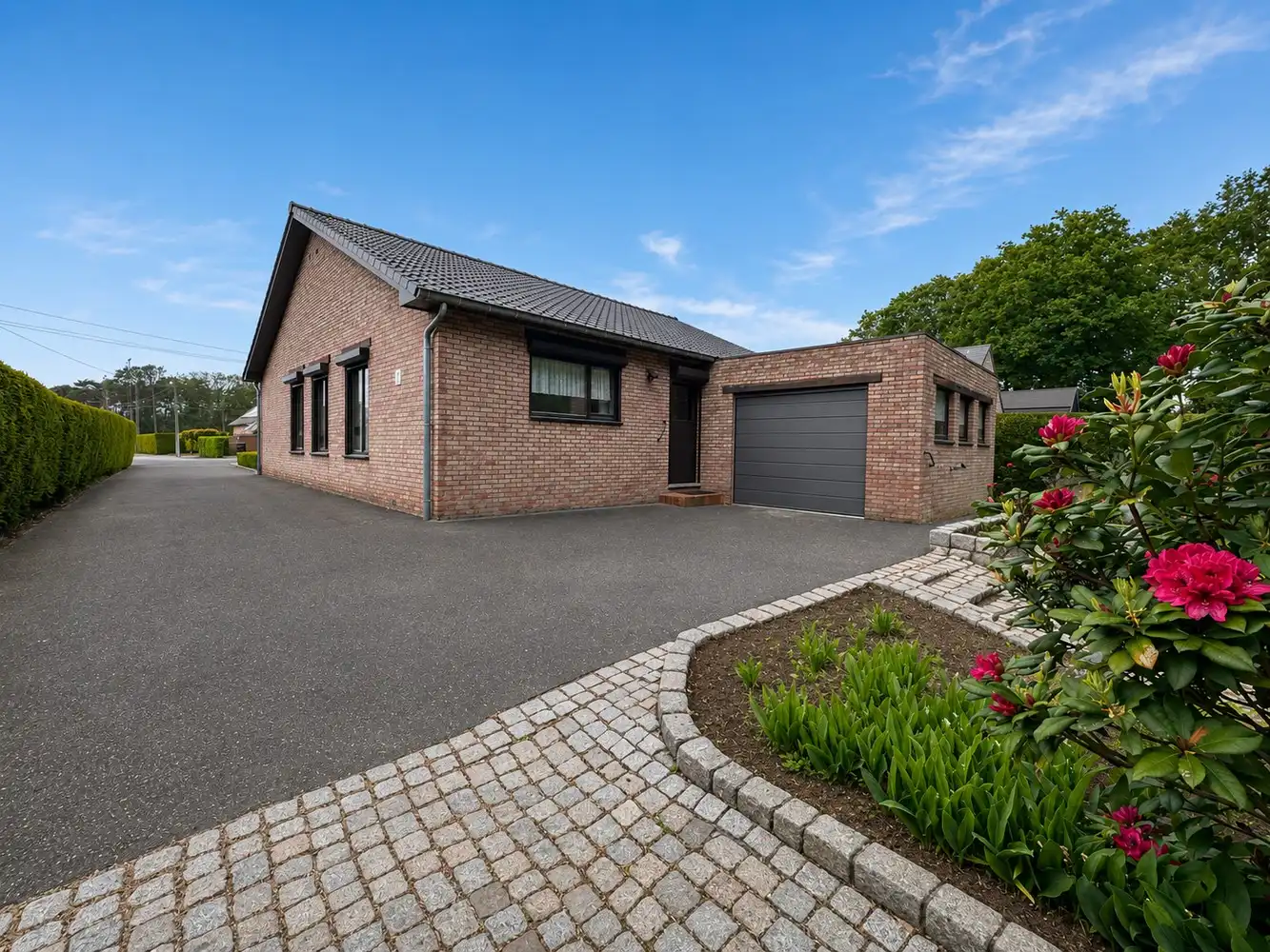 Charmante bungalow met prachtige tuin foto 19
