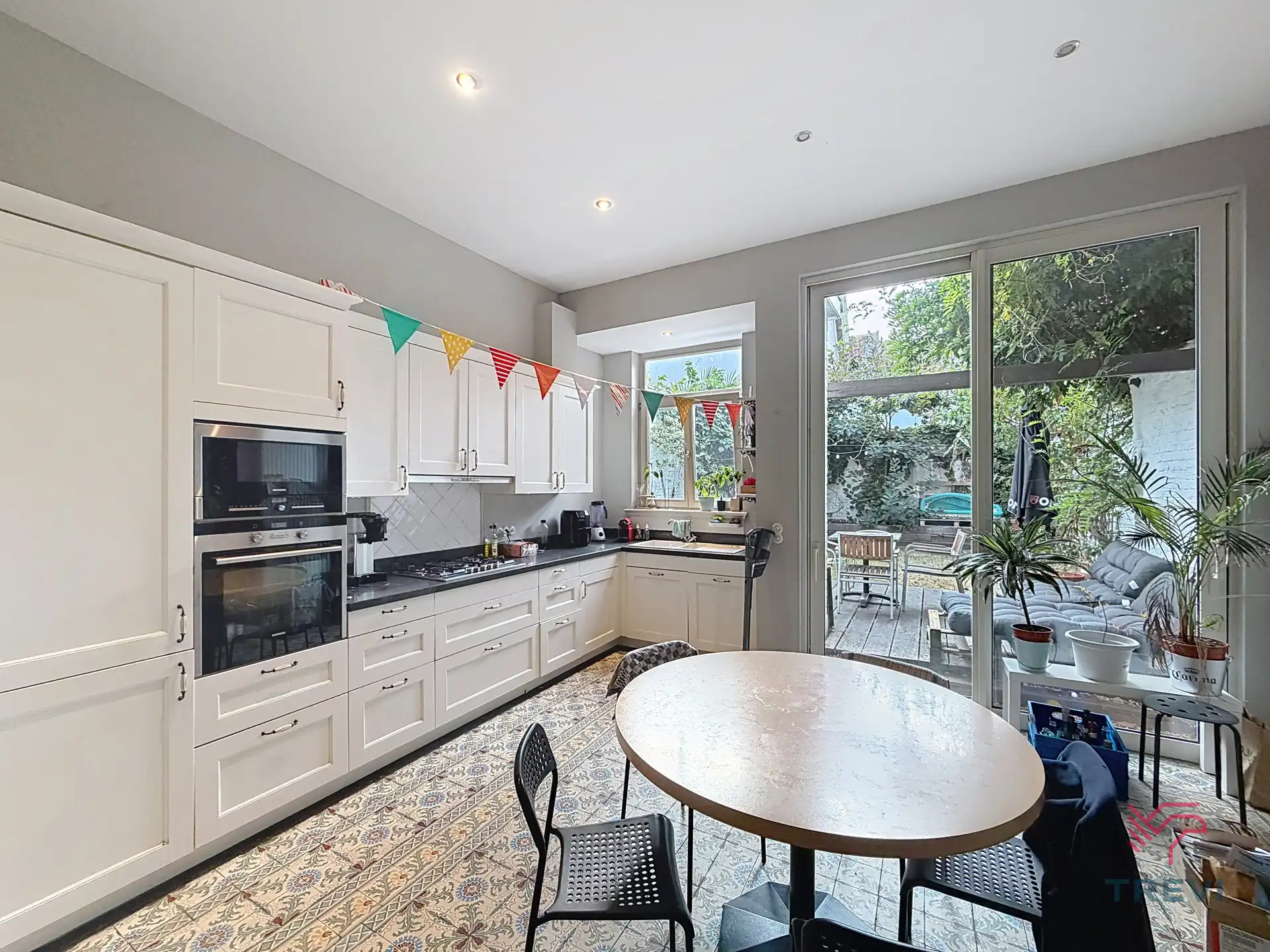 Schitterend huis vlak bij het Ambiorixplein! foto 6