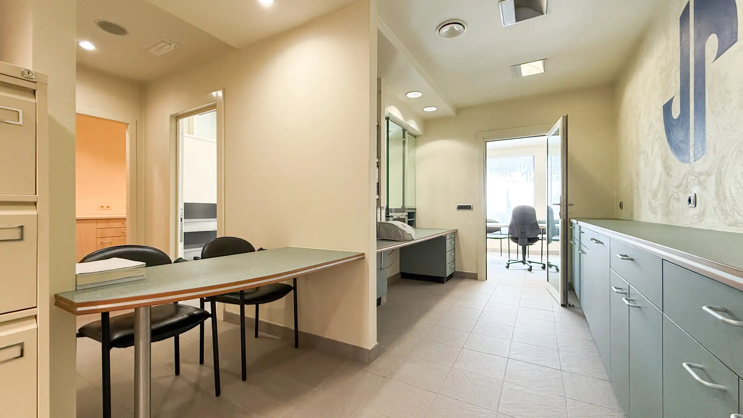 Instapklare kantoorruimte met mogelijkheden te Zolder! foto 8