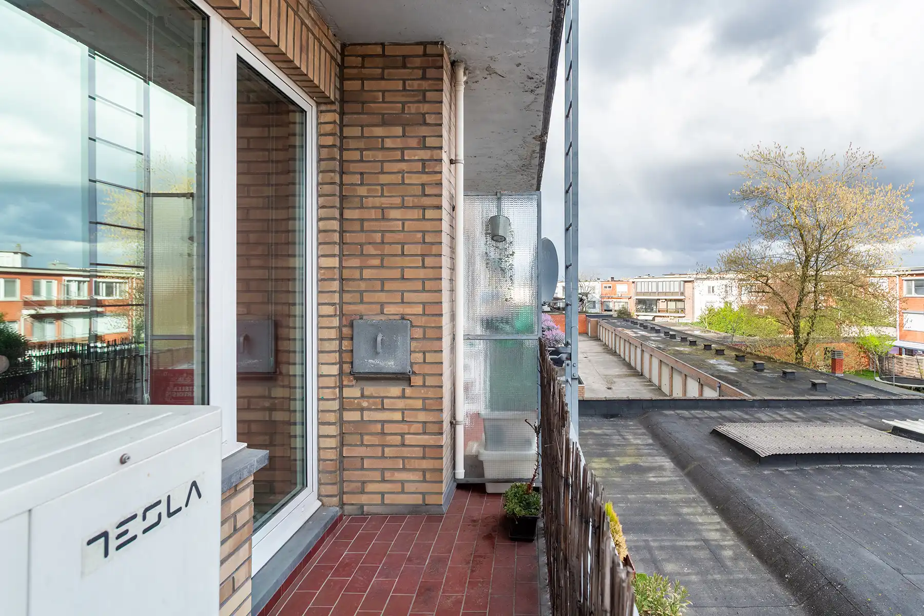 Merksem - Ruim instapklaar 2 slpk app. met terras en P foto 13