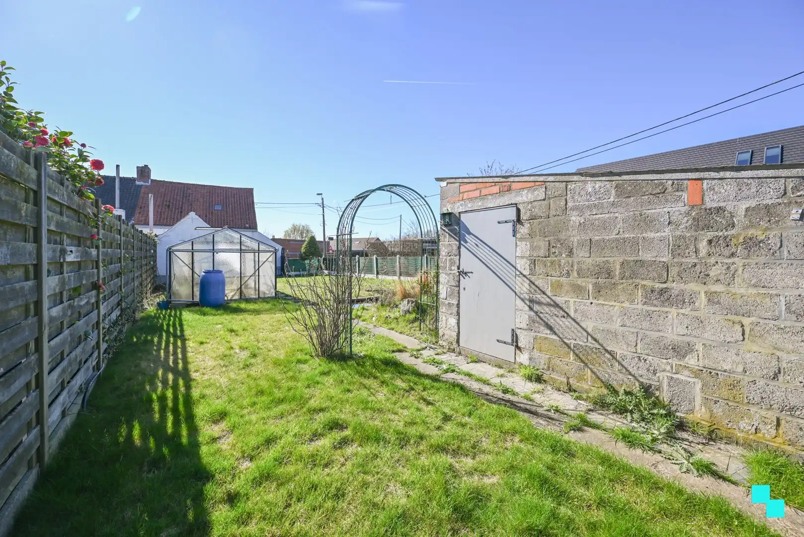 Te renoveren woonst landelijk gelegen tussen Izegem en Ardooie foto 7