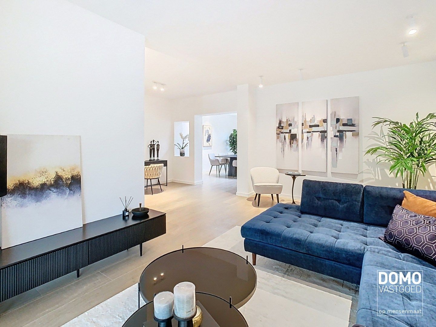 TOTAAL gerenoveerde woning in het centrum van Kermt - Verkoop onder registratierechten!!! foto {{pictureIndex}}