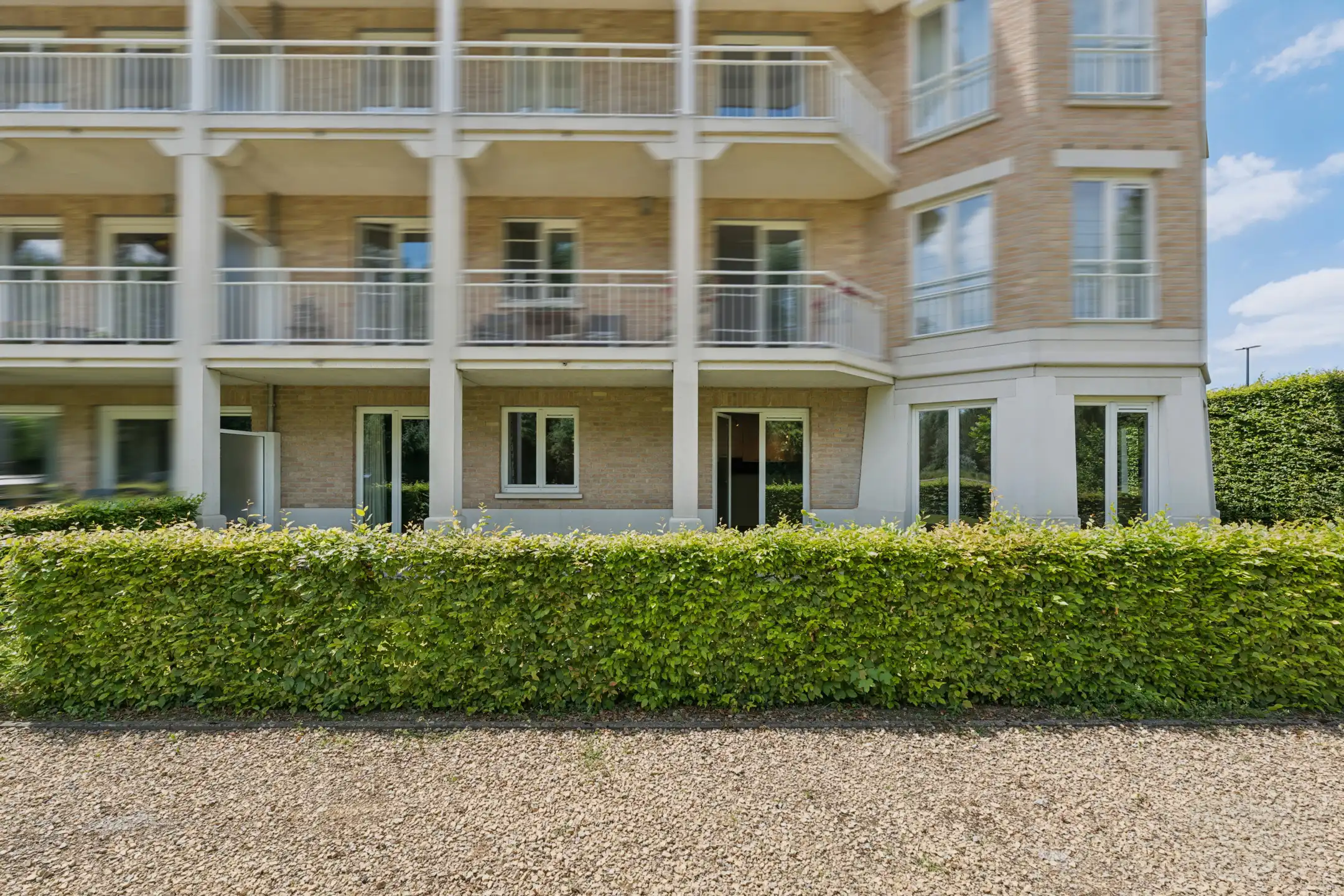 Rustig gelegen gelijkvloers appartement met 2 slaapkamers foto 20