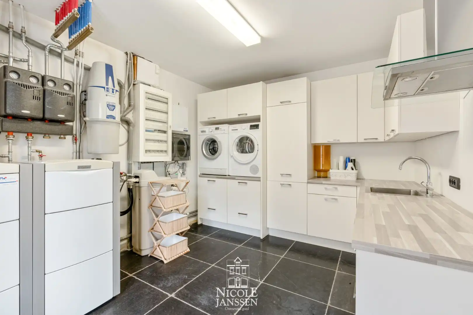 Luxueus afgewerkt landhuis met vier slaapkamers en gezellige tuin  foto 13