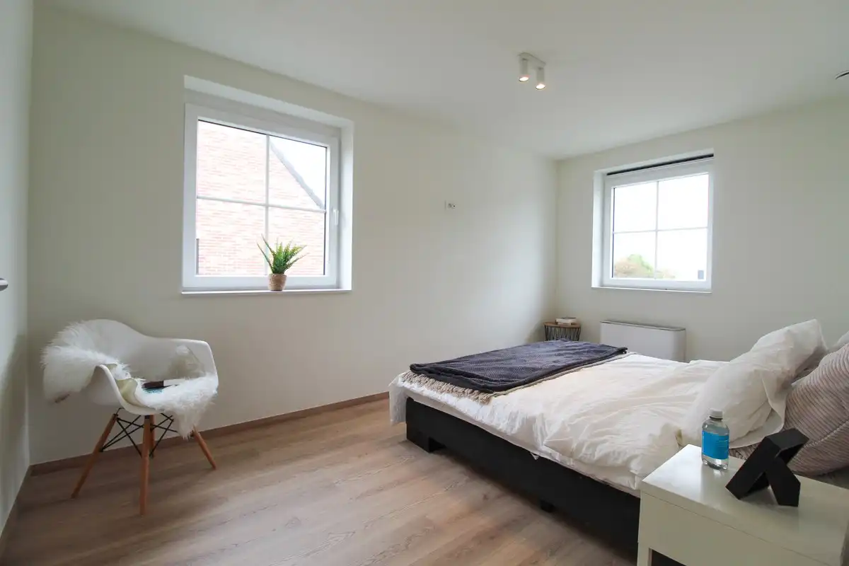 In de Graanstraat te Meulebeke trekt Hectaar deze 4 hedendaagse nieuwbouwwonignen op, tijdloos en voorzien van alle comfort. foto 11