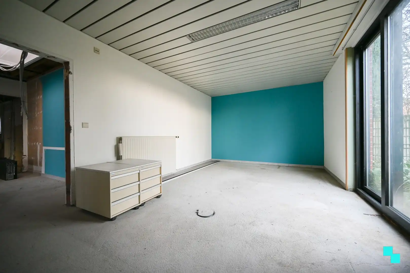 Uitzonderlijke eigendom bestaande uit een gezinswoning & afzonderlijk (kantoor)gebouw te Izegem foto 32