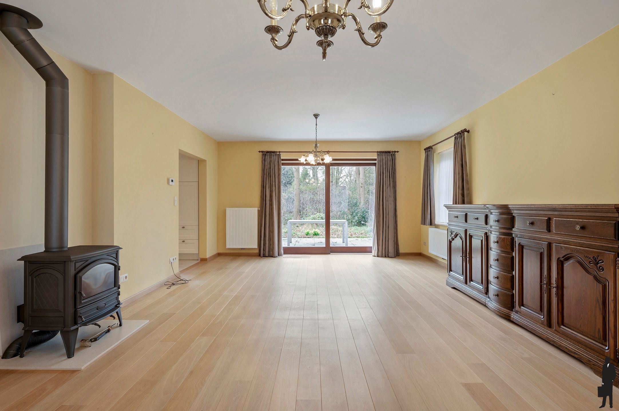 Op zéér gegeerde locatie gelegen villa op een perceel van ca. 982 m²! foto 4