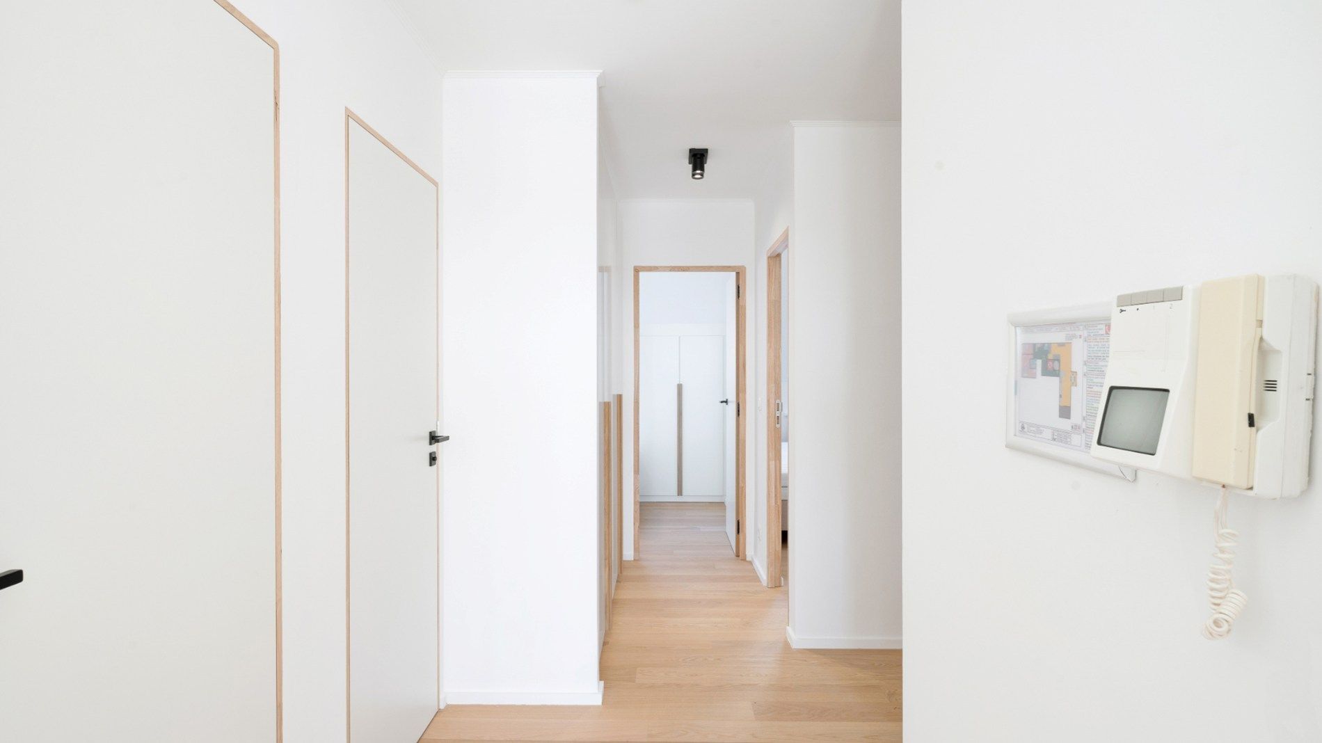 Prachtig duplex appartement met 18 meter gevelbreedte en groot zuid gericht terras met open zicht over het Knokse hinterland foto 9