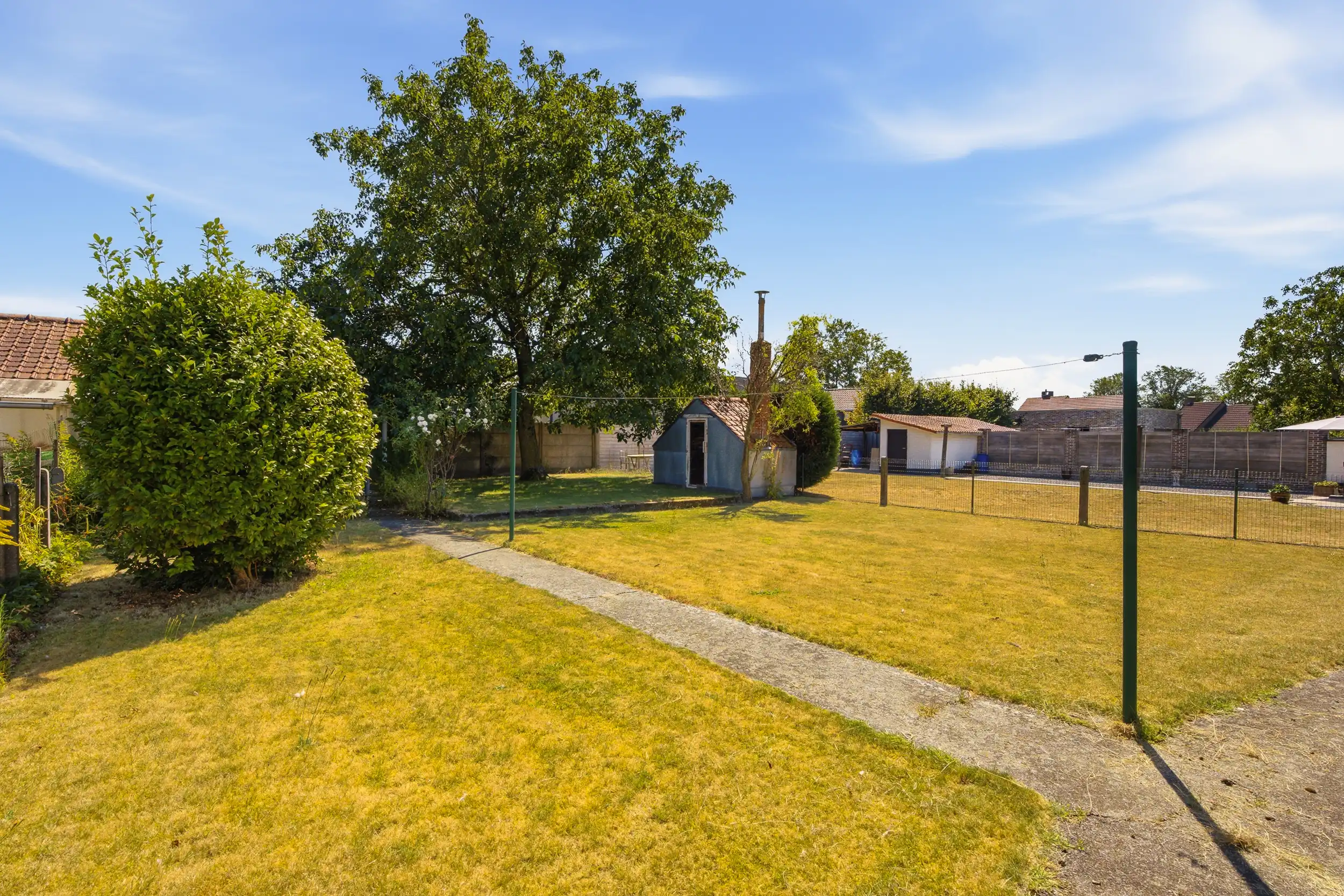 Renovatieproject met 4 slaapkamers en zonnige tuin! foto 16