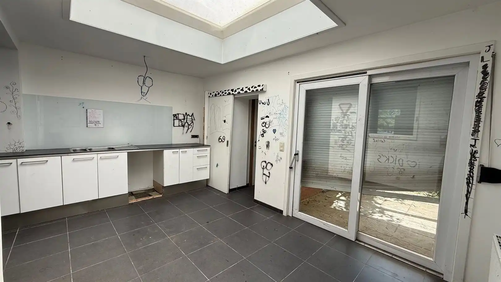 HOB met 4 slaapkamers en grote tuin foto 9