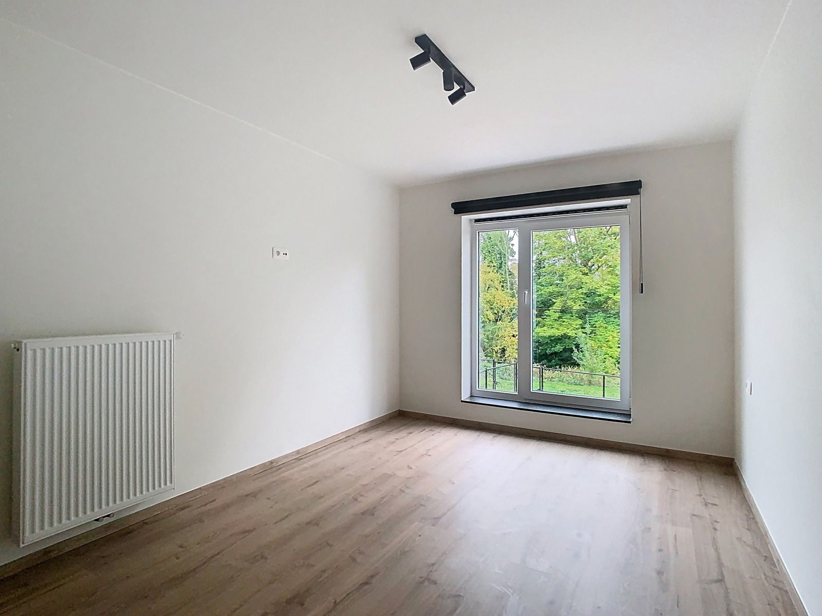 Moderne Nieuwbouwwoning (GB) met 3 SLPK, Tuin én Carport! foto 10